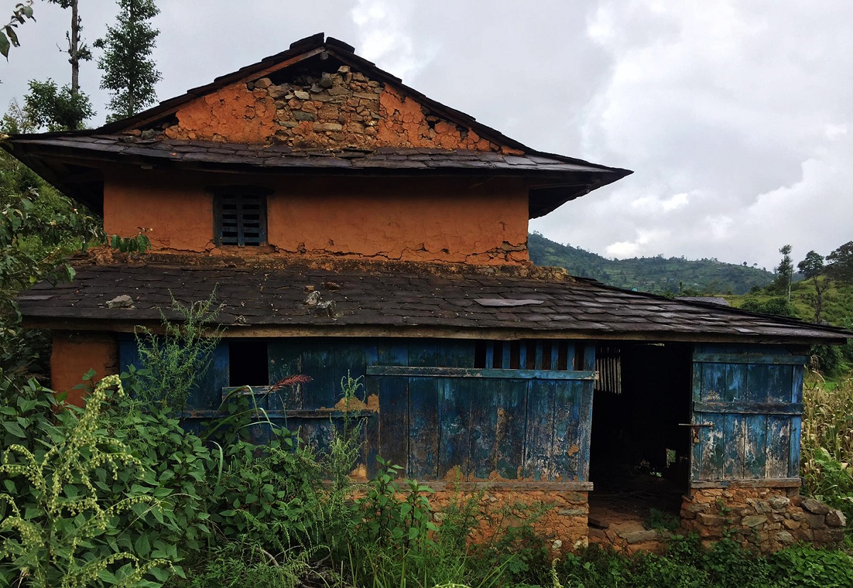 गाउँ रित्तिए, बजार भरिए